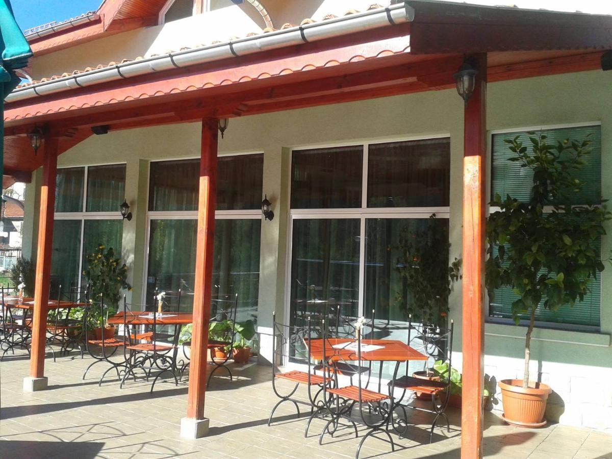 Hotel Complex Harmony/Комплекс Хармония à Tryavna Extérieur photo